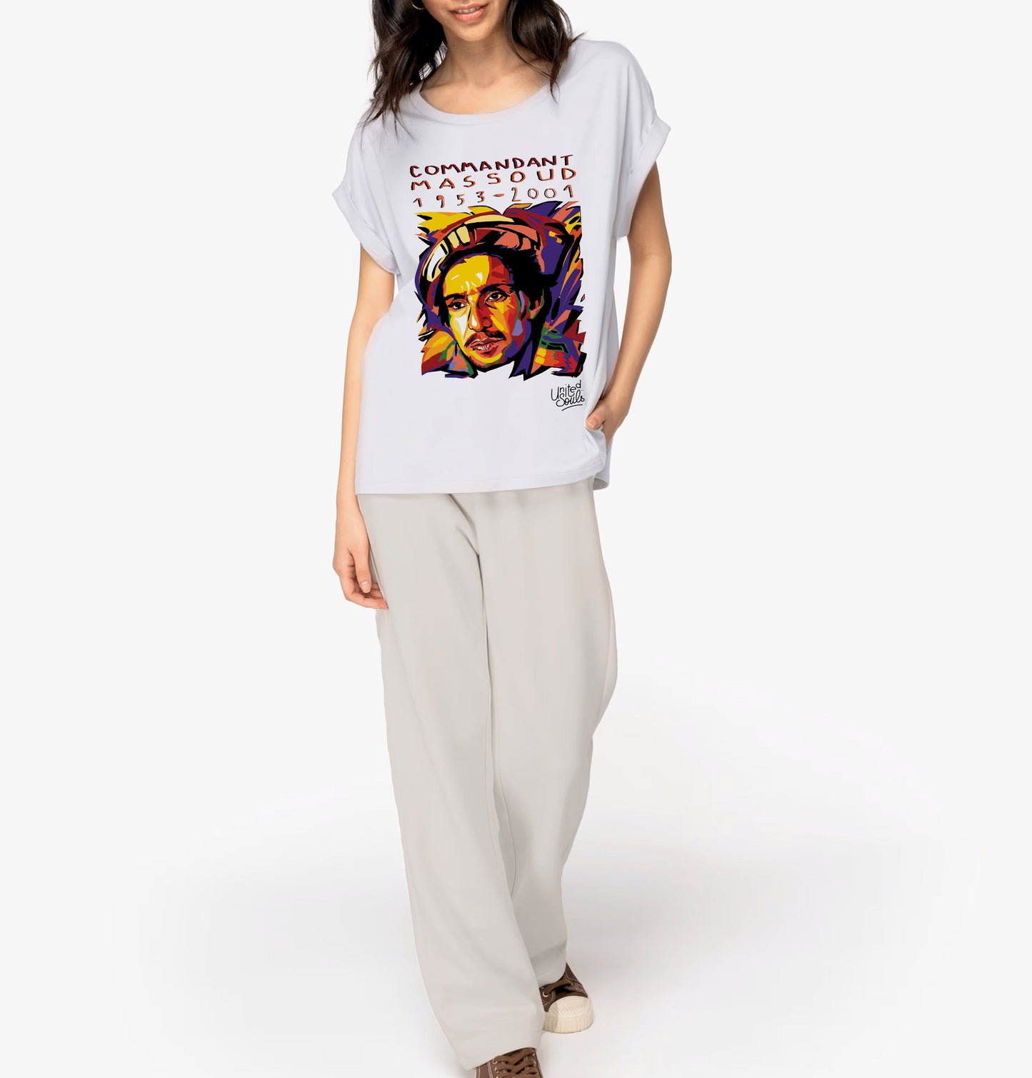 Ahmed Shah Massoud I Le t-shirt manches à revers femme United Souls - Des visages, une lutte, un héritage à porter !