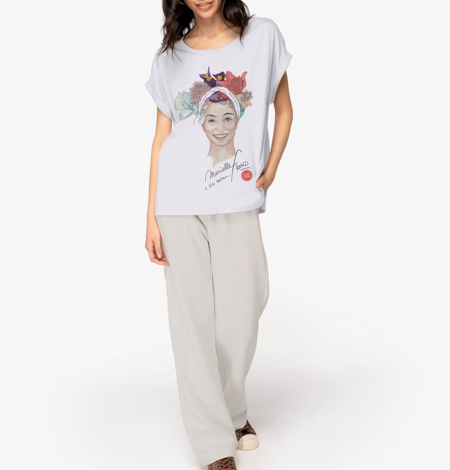 Marielle Franco I Le t-shirt manches à revers femme United Souls - Des visages, une lutte, un héritage à porter !