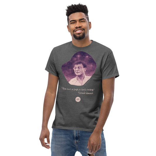 Mahmoud Darwich I Le t-shirt essentiel unisexe 100% coton United Souls - Des visages, une lutte, un héritage à porter !