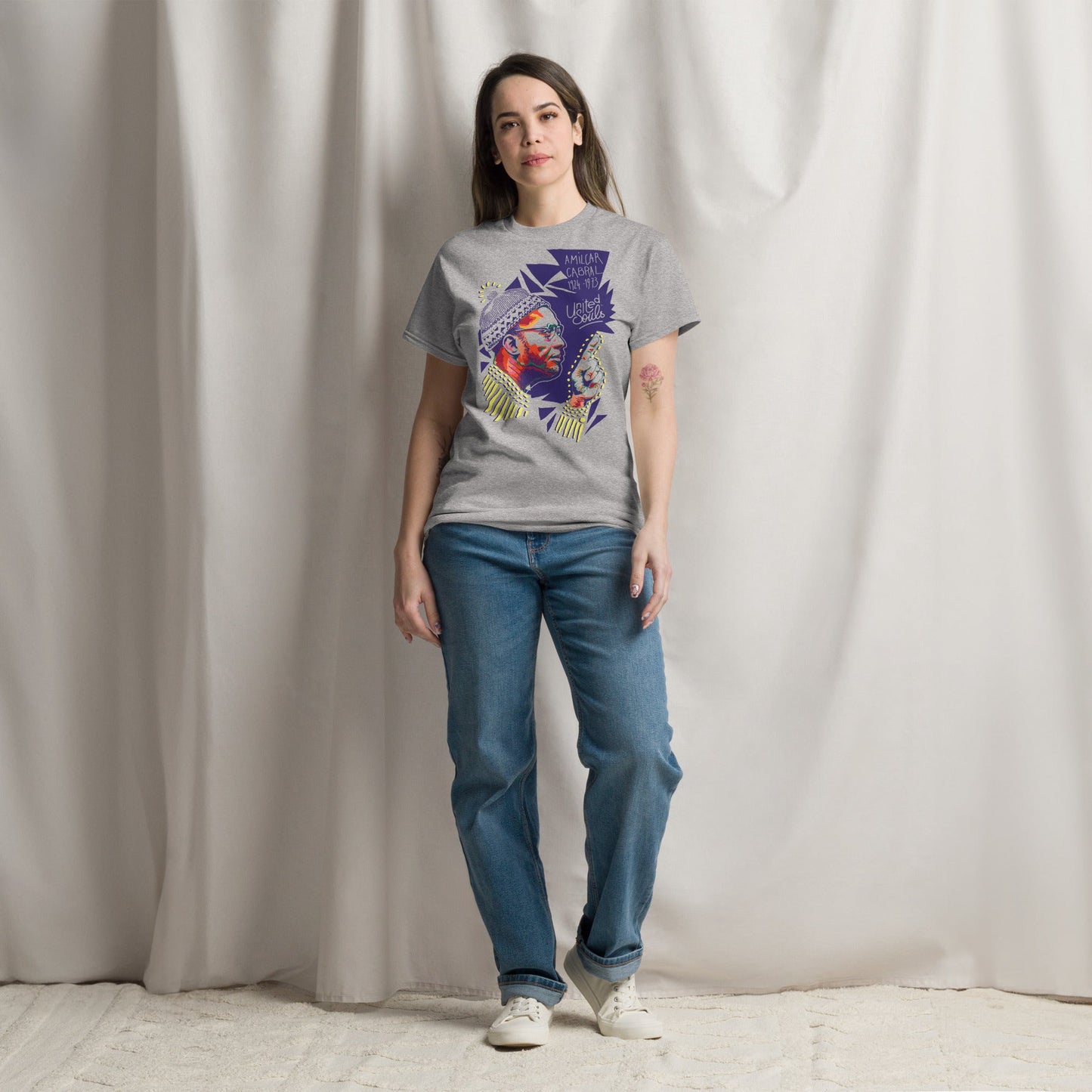 Amílcar Cabral I Le t-shirt essentiel unisexe 100% coton United Souls - Des visages, une lutte, un héritage à porter !