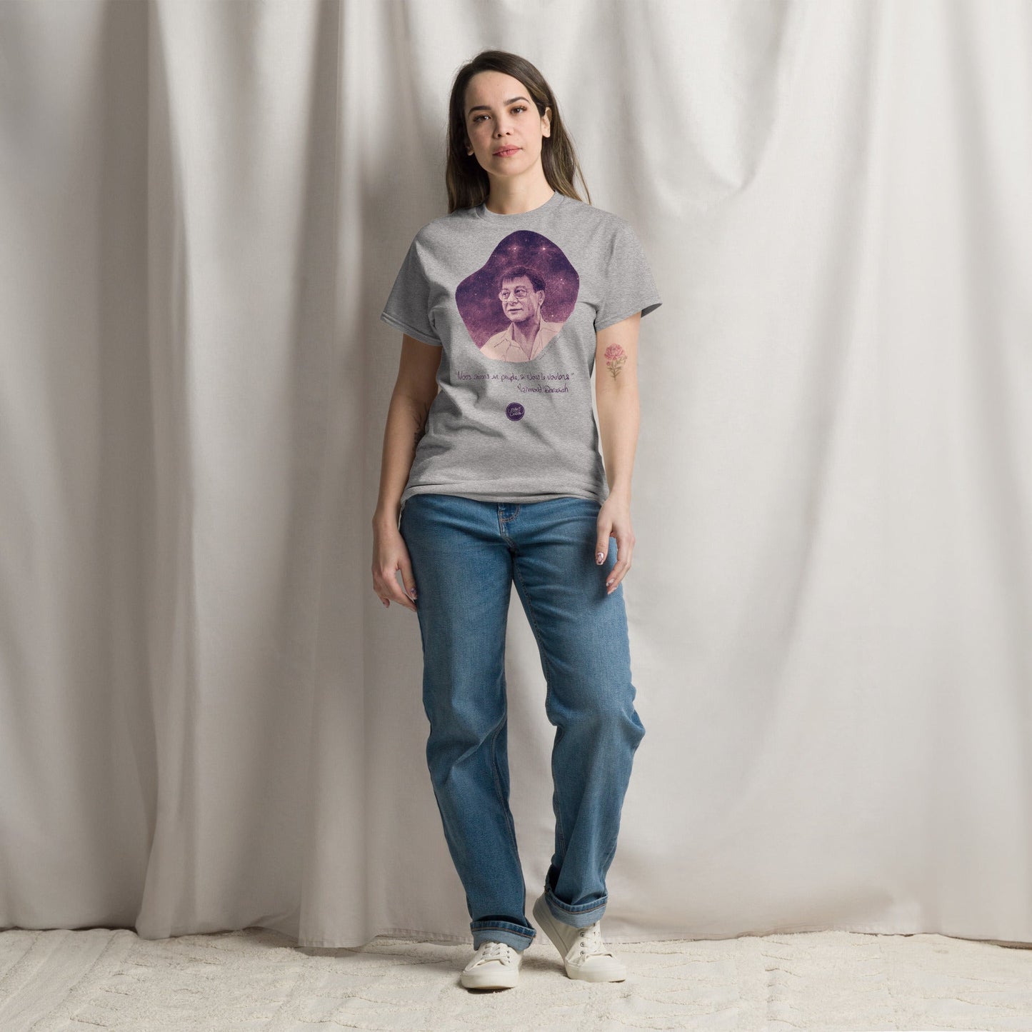 Mahmoud Darwich I Le t-shirt essentiel unisexe 100% coton United Souls - Des visages, une lutte, un héritage à porter !