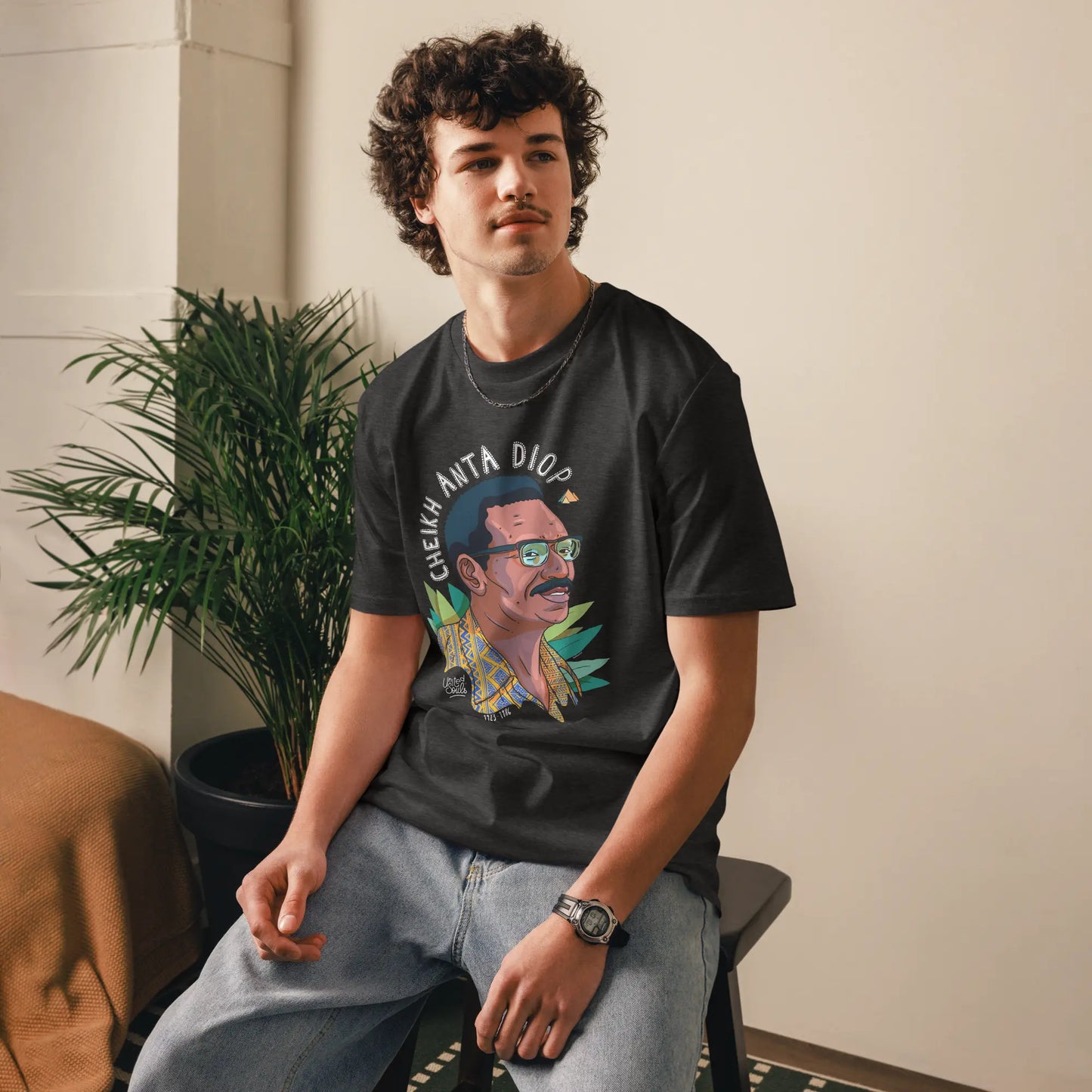 Cheikh Anta Diop I Le t-shirt unisexe en coton biologique United Souls - Des visages, une lutte, un héritage à porter !