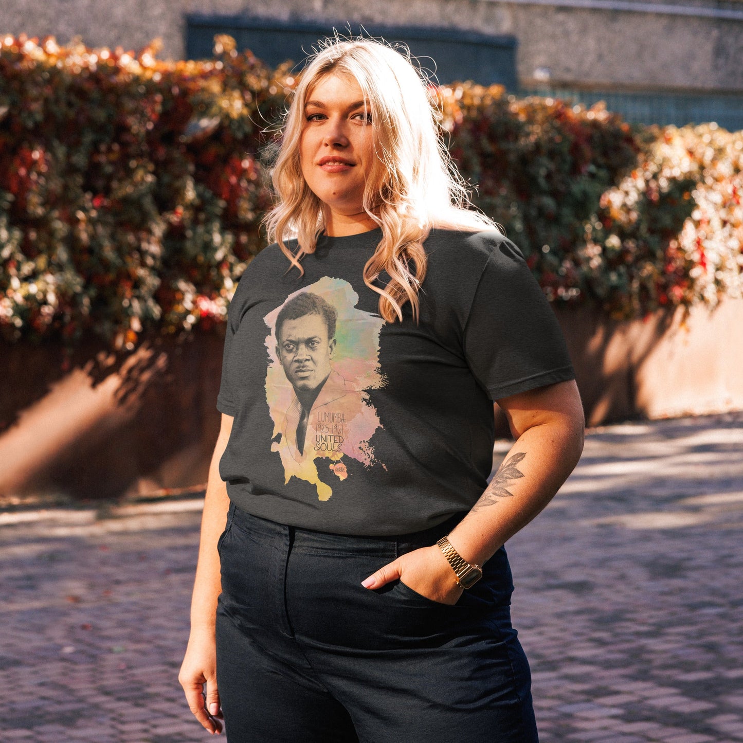 Patrice Lumumba color I Le t-shirt unisexe en coton biologique United Souls - Des visages, une lutte, un héritage à porter !