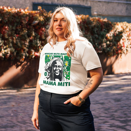 Wangari Muta Maathai | Le t-shirt unisexe en coton biologique United Souls - Des visages, une lutte, un héritage à porter !