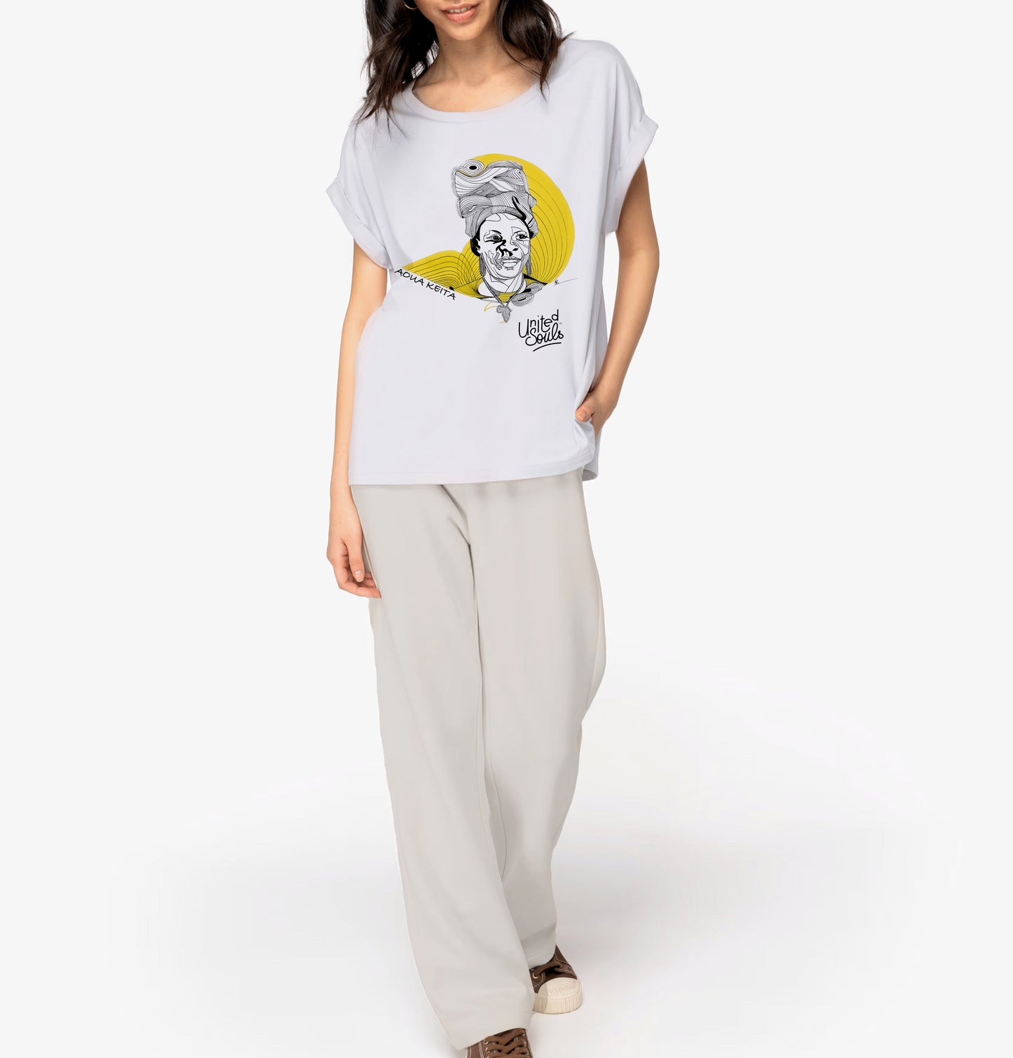 Aoua Keïta I Le t-shirt manches à revers femme United Souls - Des visages, une lutte, un héritage à porter !