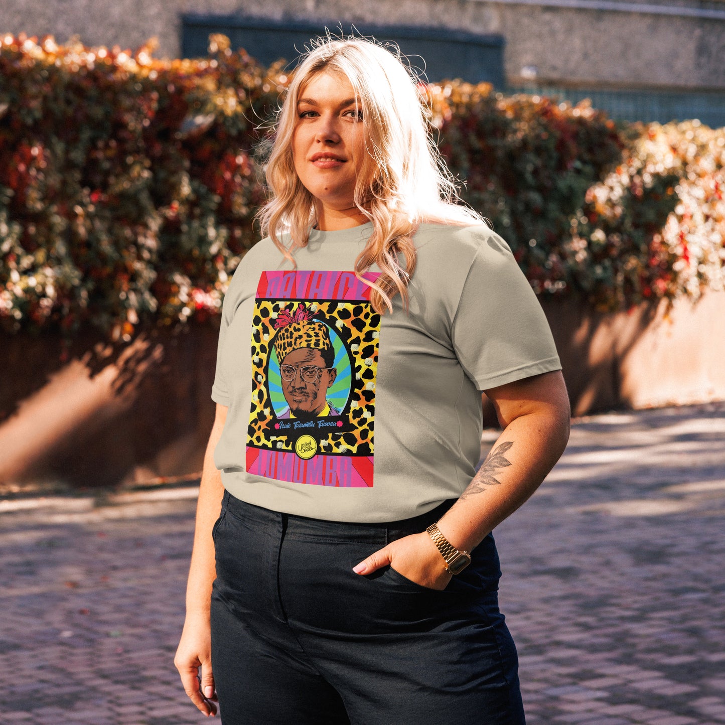 Lumumba Pop Art I The unisex organic cotton t-shirt